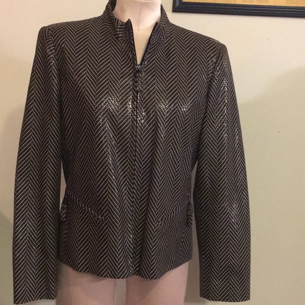 Harve’ Benard Woman’s Jacket Size 8 NWOT A reptile design Zip Front Luxury Must